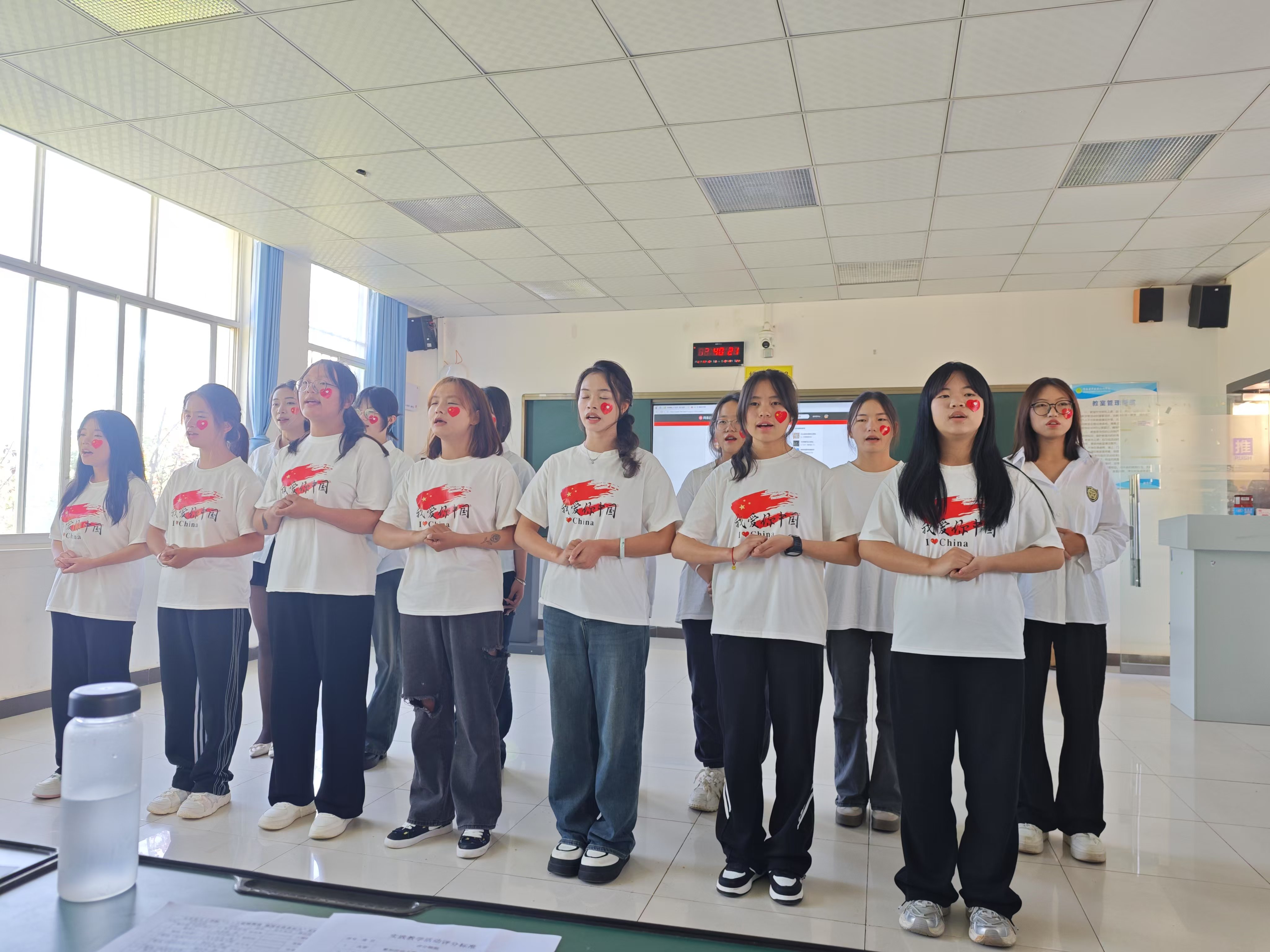 “七十五载铸辉煌，强国有我勇担当”——思想政治理论课实践教学汇演活动圆满落幕